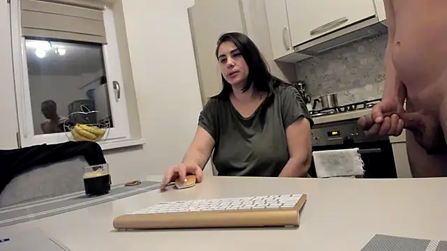 Snapshot of cuplu29 chatting on 8, 4, 2026 cuplu29 online show from 8, 4, 2026