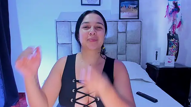 Snapshot of brianaGuzman chatting on 6, 3, 2026 brianaGuzman online show from 6, 3, 2026