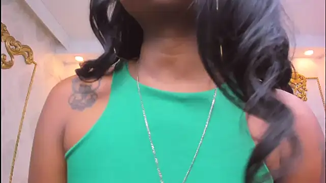 Snapshot of SalomeRestrepo chatting on 10, 12, 2024 SalomeRestrepo online show from 10, 12, 2024