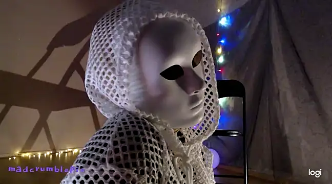 madcrumblepie online show from 5, 1, 2025