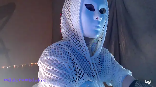 madcrumblepie online show from 28, 1, 2025