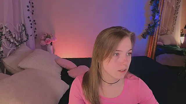 Snapshot of mary_ton chatting on 8, 4, 2026 mary ton online show from 8, 4, 2026