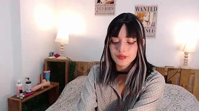 EvaHalsey online show from 7, 12, 2024