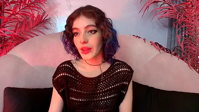 EvaHalsey online show from 30, 10, 2025