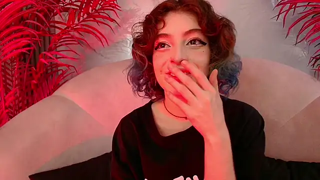 EvaHalsey online show from 4, 12, 2025