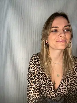 Snapshot of Milla__one chatting on 10, 10, 2025 Milla  one online show from 10, 10, 2025