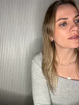 Snapshot of Milla__one chatting on 11, 10, 2025 Milla  one online show from 11, 10, 2025