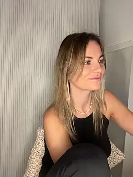 Snapshot of Milla__one chatting on 18, 11, 2025 Milla one online show from 18, 11, 2025