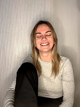 Snapshot of Milla__one chatting on 24, 11, 2025 Milla one online show from 24, 11, 2025