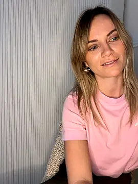 Snapshot of Milla__one chatting on 28, 11, 2025 Milla one online show from 28, 11, 2025