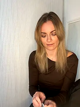 Snapshot of Milla__one chatting on 1, 12, 2025 Milla one online show from 1, 12, 2025