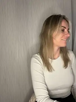 Snapshot of Milla__one chatting on 15, 12, 2025 Milla one online show from 15, 12, 2025