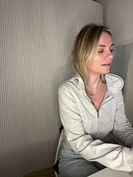 Snapshot of Milla__one chatting on 20, 12, 2025 Milla one online show from 20, 12, 2025