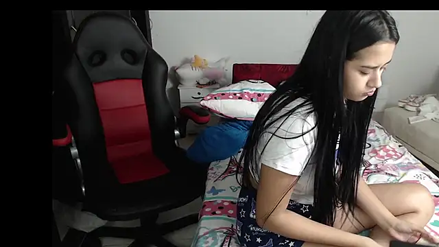 Snapshot of kayla_k18 chatting on 9, 12, 2024 kayla k18 online show from 9, 12, 2024