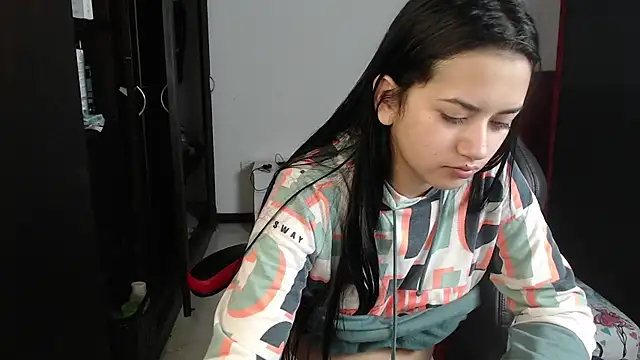 Snapshot of kayla_k18 chatting on 17, 2, 2025 kayla k18 online show from 17, 2, 2025