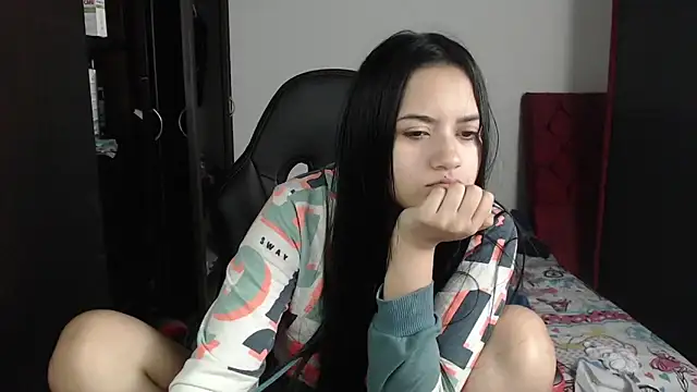 Snapshot of kayla_k18 chatting on 17, 2, 2025 kayla k18 online show from 17, 2, 2025