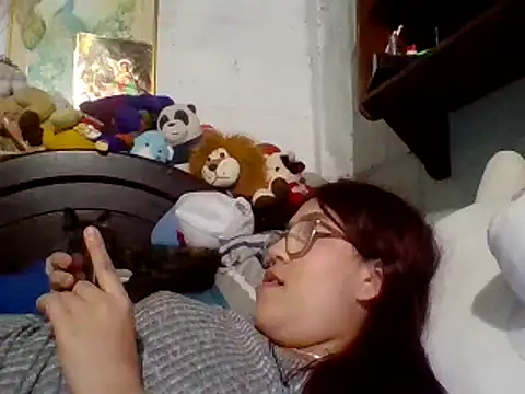 dafne19  online show from 4, 2, 2025