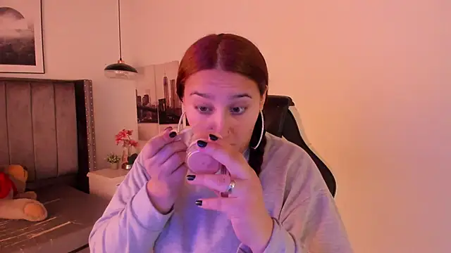 Alaia Cute online show from 4, 12, 2024