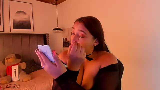 Alaia Cute online show from 31, 12, 2024