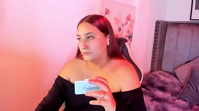 Alaia Cute online show from 22, 10, 2025