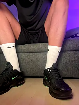 nikeaddicted2 online show from 30, 11, 2025