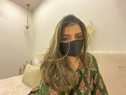 MaYaa  11 online show from 7, 4, 2026