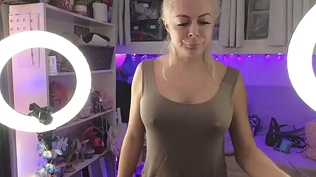 Snapshot of cunty_tranny_lydia chatting on 27, 11, 2025 cunty tranny lydia online show from 27, 11, 2025