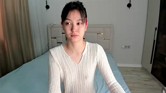 Lola Peach online show from 24, 5, 2026