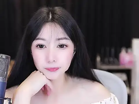 Snapshot of Nuyoah-77 chatting on 16, 9, 2025 Nuyoah-77 online show from 16, 9, 2025