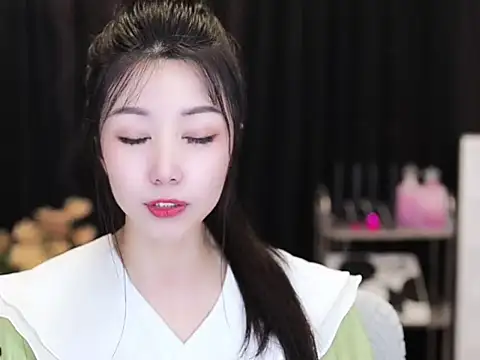 Snapshot of Nuyoah-77 chatting on 21, 9, 2025 Nuyoah-77 online show from 21, 9, 2025