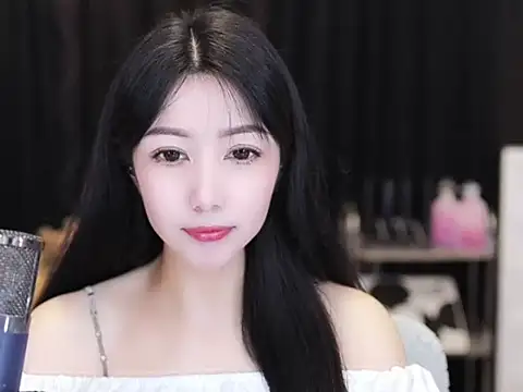 Snapshot of Nuyoah-77 chatting on 22, 9, 2025 Nuyoah-77 online show from 22, 9, 2025