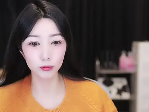 Snapshot of Nuyoah-77 chatting on 15, 10, 2025 Nuyoah-77 online show from 15, 10, 2025