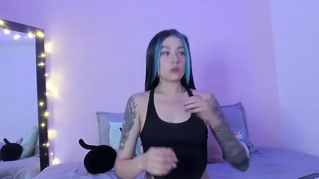 Snapshot of ValeriaCox chatting on 8, 2, 2025 ValeriaCox online show from 8, 2, 2025