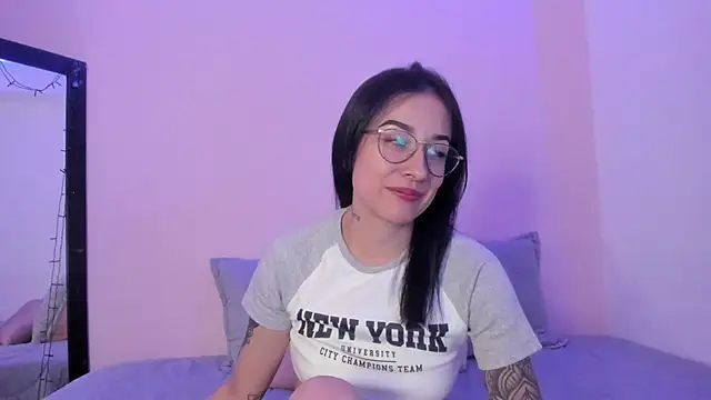 Snapshot of ValeriaCox chatting on 1, 3, 2025 ValeriaCox online show from 1, 3, 2025