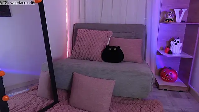 Snapshot of ValeriaCox chatting on 12, 10, 2025 ValeriaCox online show from 12, 10, 2025