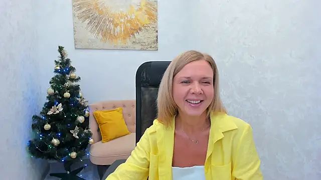 Snapshot of AgathaKlouin chatting on 14, 12, 2024 AgathaKlouin online show from 14, 12, 2024