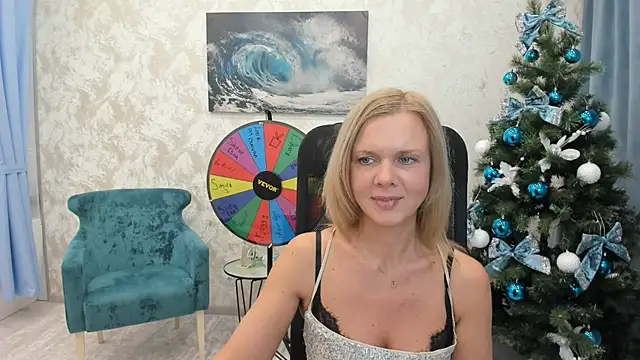 Snapshot of AgathaKlouin chatting on 25, 12, 2024 AgathaKlouin online show from 25, 12, 2024