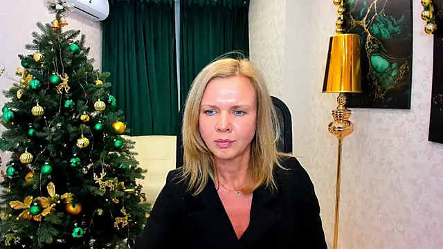 Snapshot of AgathaKlouin chatting on 28, 12, 2024 AgathaKlouin online show from 28, 12, 2024