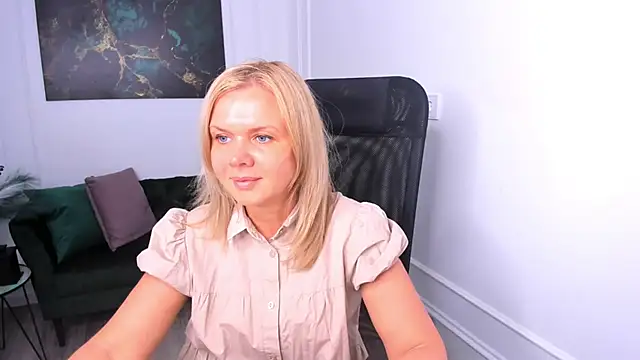 AgathaKlouin online show from 9, 5, 2026