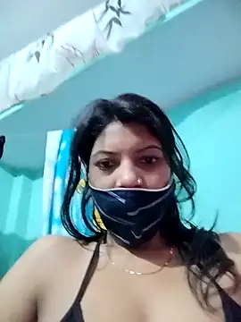 Snapshot of Hotty-Divya chatting on 6, 10, 2025 Hotty-Divya online show from 6, 10, 2025