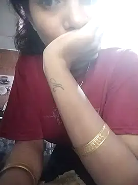 Snapshot of Hotty-Divya chatting on 8, 10, 2025 Hotty-Divya online show from 8, 10, 2025