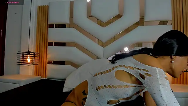 KathaleiaRoss online show from 5, 1, 2025