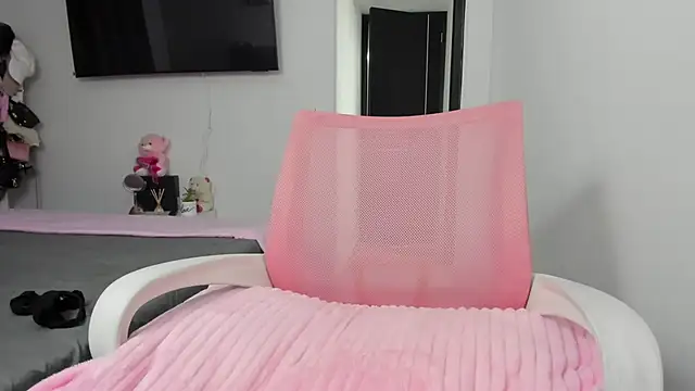 Snapshot of Ori_valentina chatting on 15, 1, 2025 Ori valentina online show from 15, 1, 2025