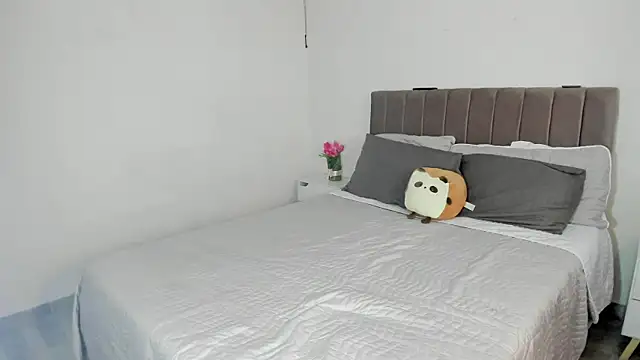 Snapshot of Ori_valentina chatting on 19, 9, 2025 Ori valentina online show from 19, 9, 2025