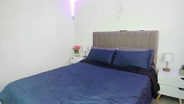 Snapshot of Ori_valentina chatting on 20, 10, 2025 Ori valentina online show from 20, 10, 2025