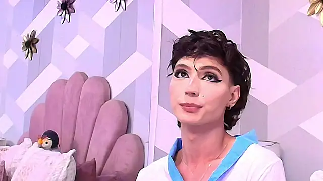 KylieMonnett online show from 9, 10, 2025