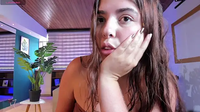 Snapshot of Lyssa_Muller chatting on 1, 10, 2025 Lyssa Muller online show from 1, 10, 2025