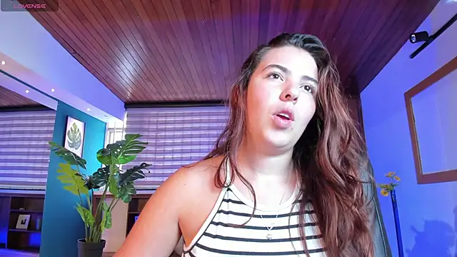 Snapshot of Lyssa_Muller chatting on 9, 10, 2025 Lyssa Muller online show from 9, 10, 2025