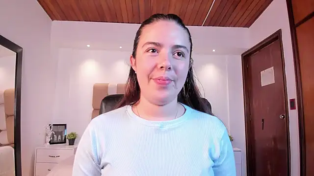 Snapshot of Lyssa_Muller chatting on 11, 10, 2025 Lyssa Muller online show from 11, 10, 2025