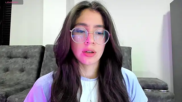 emmadiaz1 online show from 31, 1, 2025